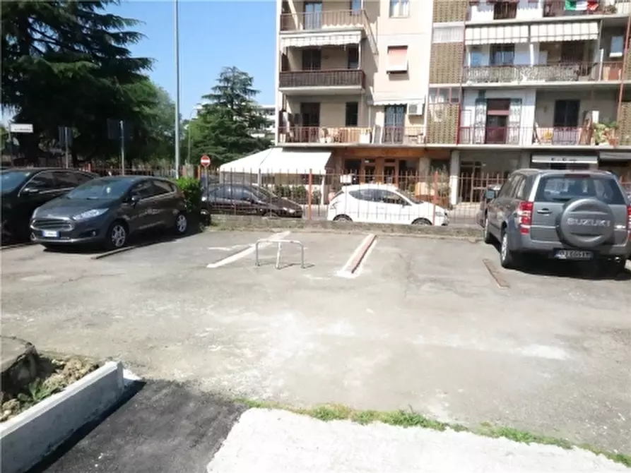 Immagine 1 di Posto auto in affitto  in VIA COLOMBO a Scandicci