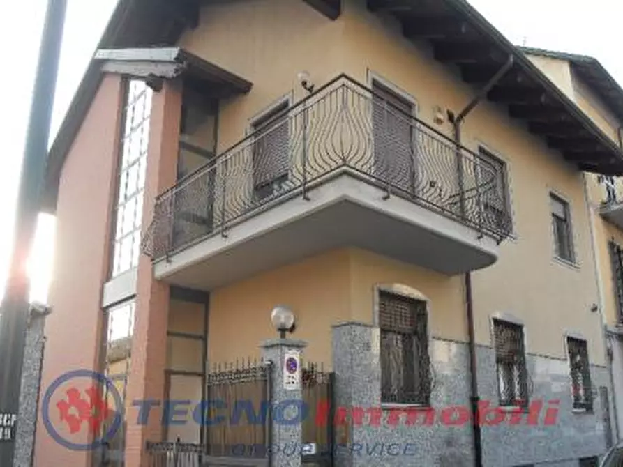Immagine 1 di Abitazione tipica in vendita  in Via Camillo Riccio a Torino