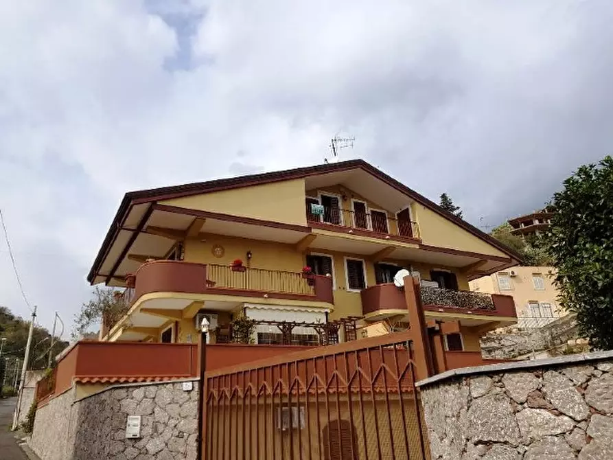 Immagine 1 di Appartamento in vendita  a Antillo