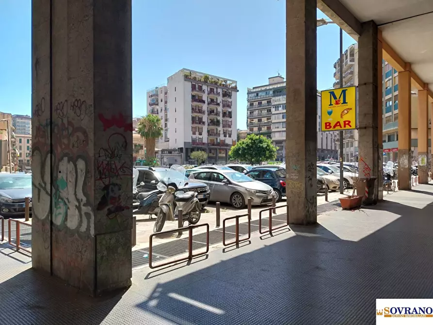 Immagine 1 di Negozio in affitto  in Piazza Don Luigi Sturzo a Palermo
