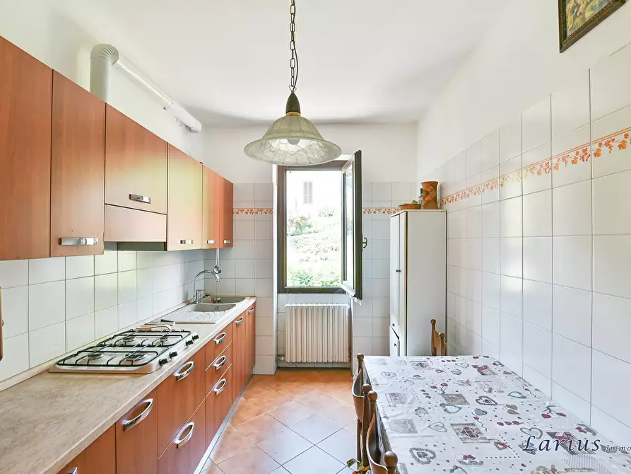 Immagine 1 di Appartamento in vendita  in via Cavour a Barni