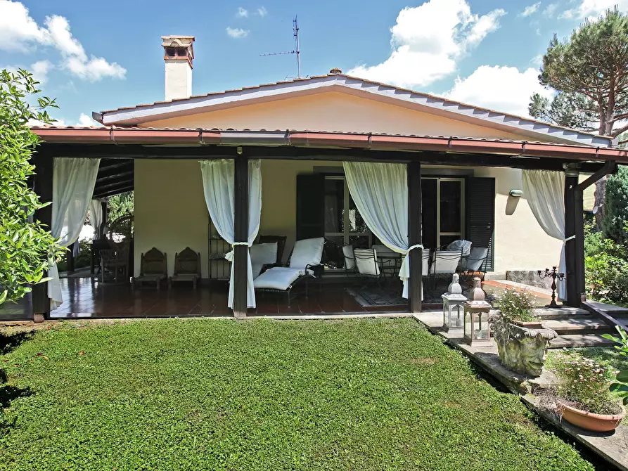 Immagine 1 di Villa in vendita  in via del pilello a Campagnano Di Roma