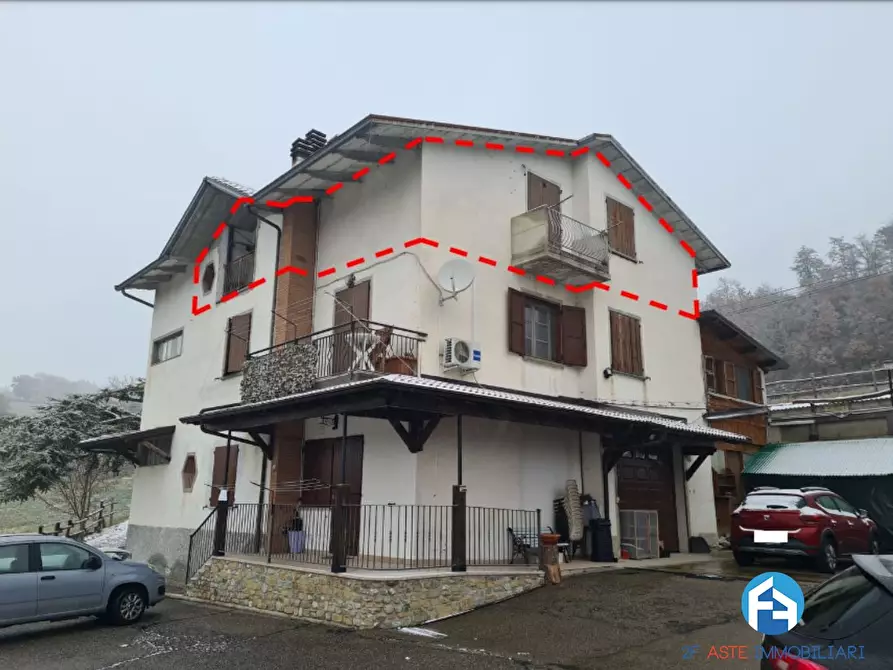 Immagine 1 di Appartamento in vendita  in Via Lamburana a Carpineti