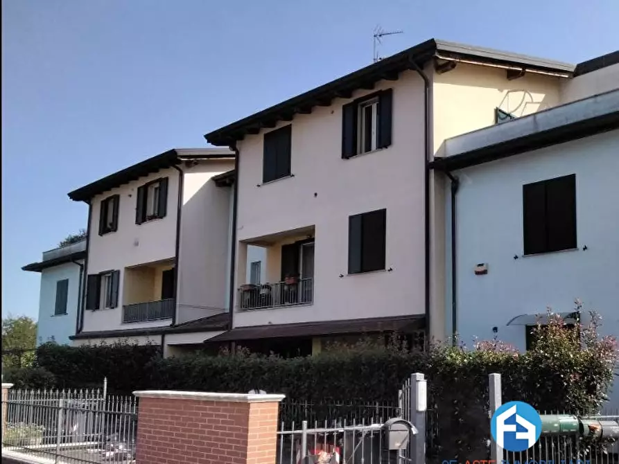 Immagine 1 di Appartamento in vendita  in Via C. Zavattini a Brescello