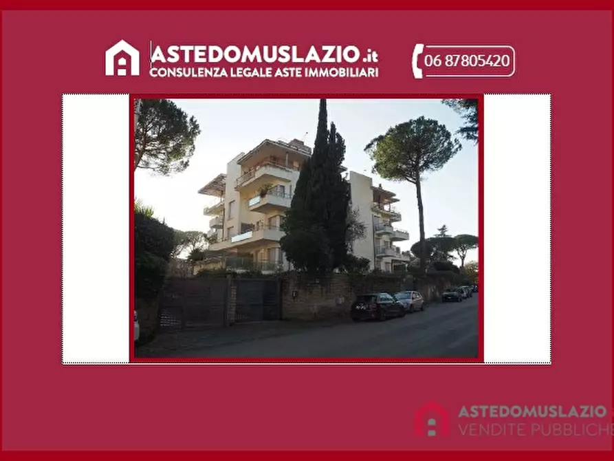 Immagine 1 di Appartamento in vendita  in Via dei Massimi a Roma