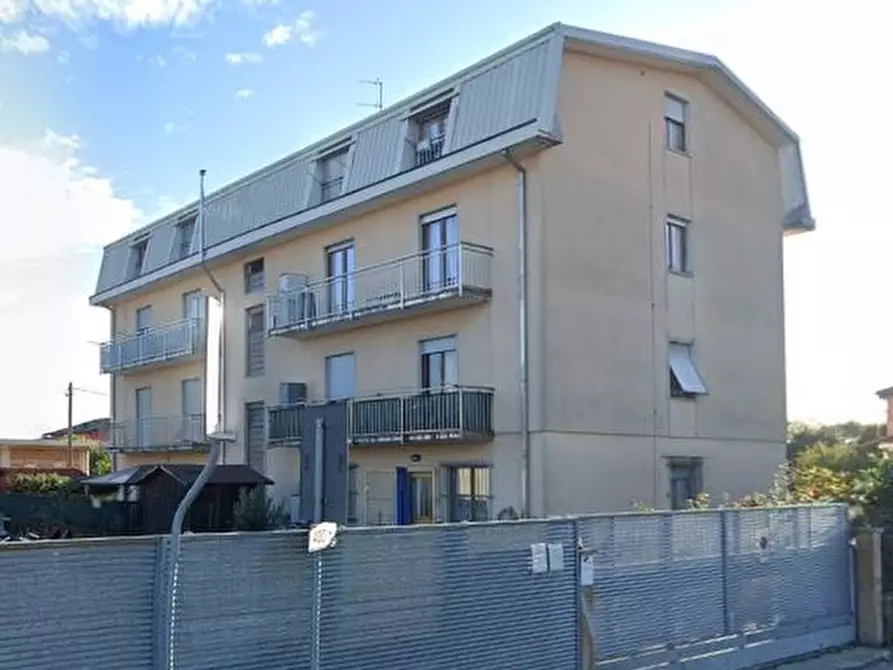 Immagine 1 di Appartamento in vendita  in Via Leopardi a Lurate Caccivio