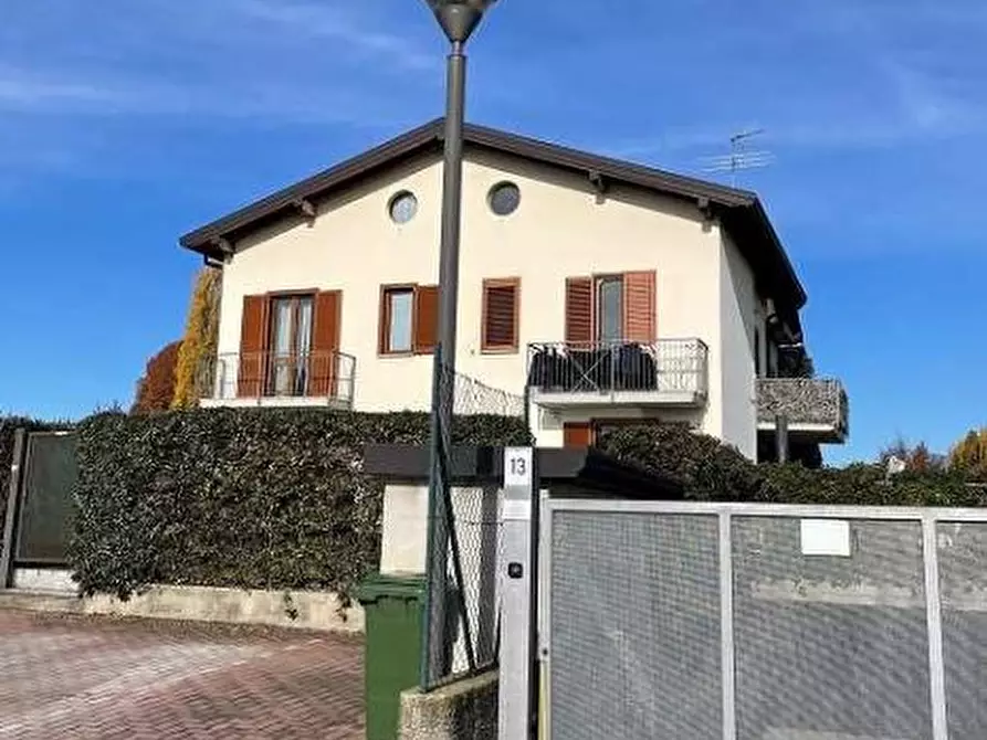 Immagine 1 di Appartamento in vendita  in via Milanino a Solbiate Con Cagno
