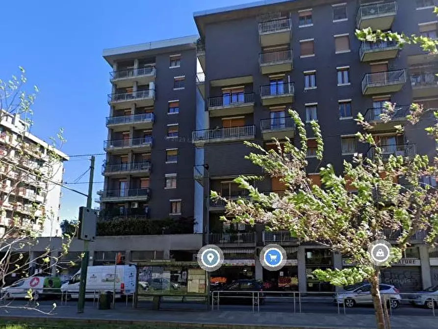 Immagine 1 di Appartamento in vendita  in Via Giambellino a Milano