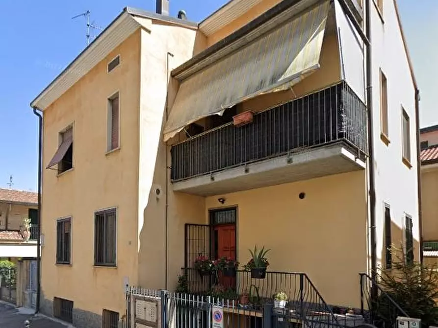 Immagine 1 di Appartamento in vendita  in viaTrieste a Rodano