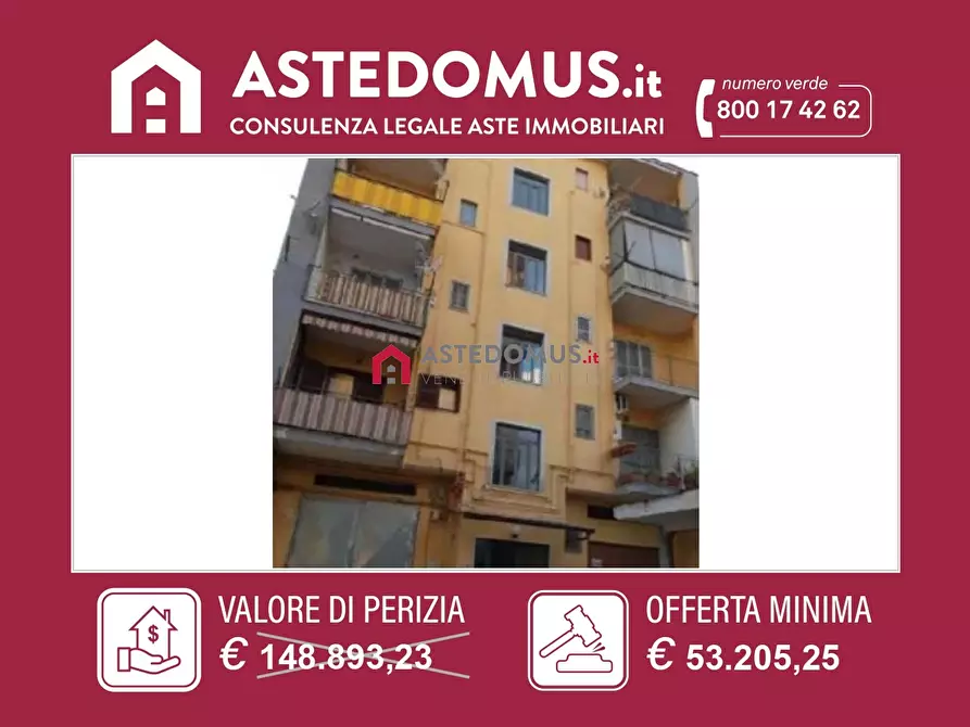 Immagine 1 di Appartamento in vendita  in Via Miano a Napoli