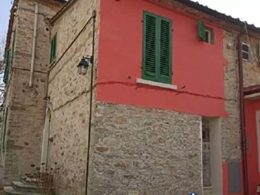Immagine 1 di Appartamento in vendita  in Piazza Matteotti a Castelnuovo Val Di Cecina