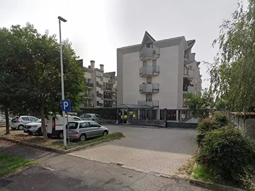 Immagine 1 di Appartamento in vendita  in Via Cherubini a Busto Arsizio