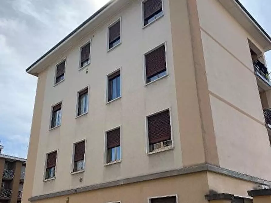 Immagine 1 di Appartamento in vendita  in Via Ippolito Pindemonte a Busto Arsizio