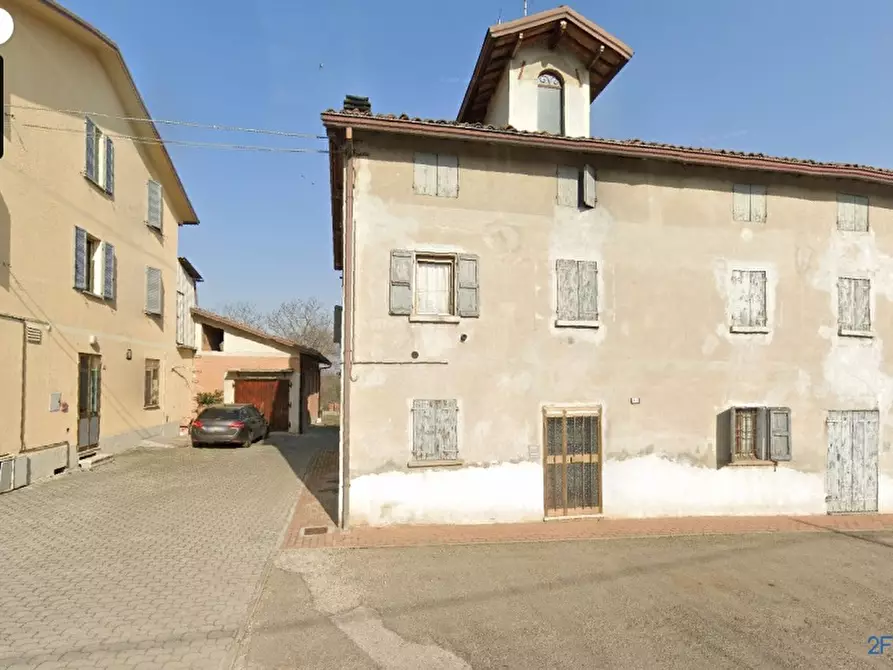 Immagine 1 di Villa in vendita  in Via Dante Freddi a Reggio Nell'emilia