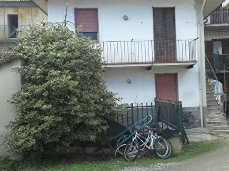 Immagine 1 di Rustico / casale in vendita  in via della Repubblica a Bernate Ticino