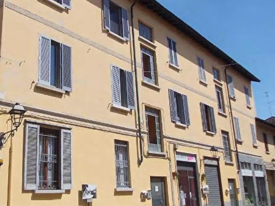 Immagine 1 di Negozio in vendita  in Via Giuseppe Garibaldi a Bernate Ticino