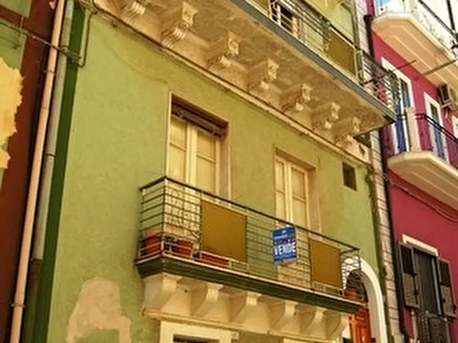 Immagine 1 di Palazzo in vendita  in via Roma a Pachino