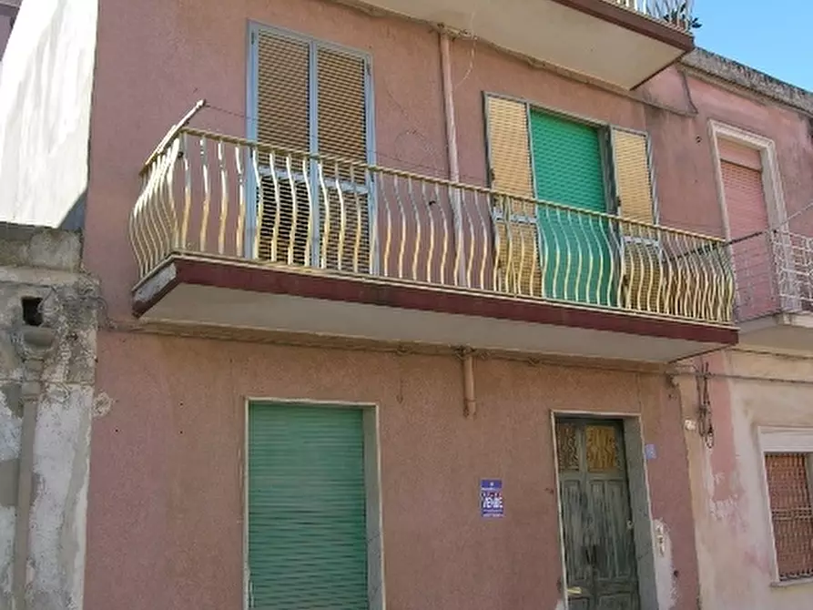 Immagine 1 di Palazzo in vendita  in via Dei Mille a Pachino