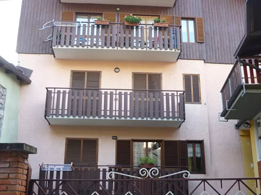 Immagine 1 di Appartamento in vendita  in Via Bortolo Vidilini a Edolo