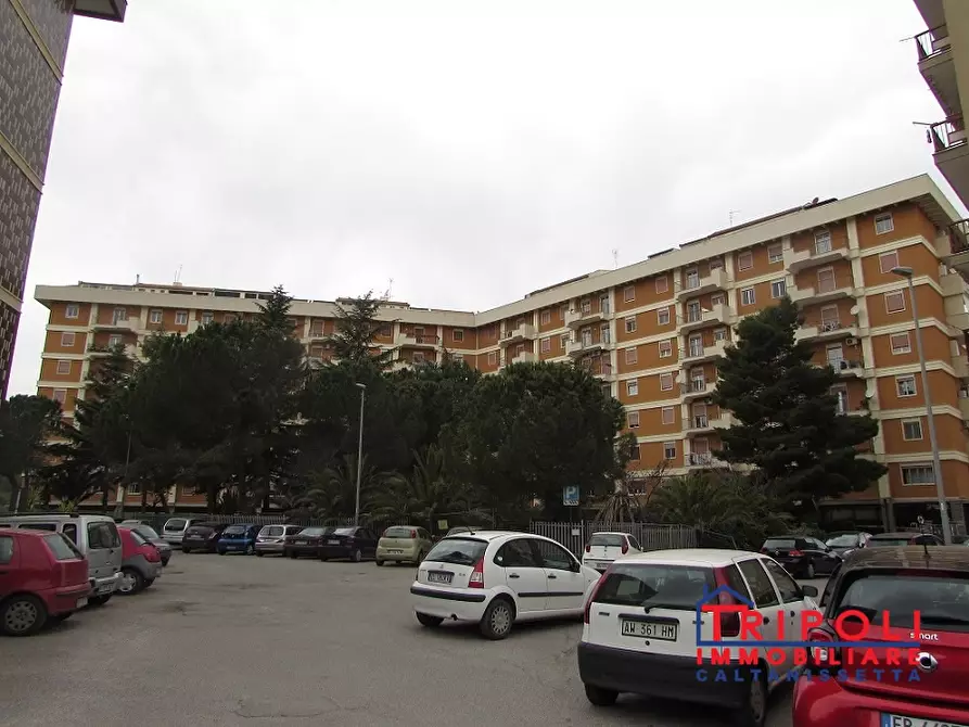 Immagine 1 di Appartamento in vendita  in VIA BISSOLATI a Caltanissetta
