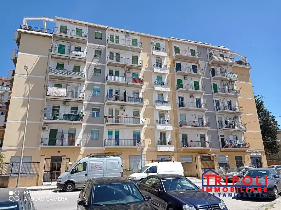 Immagine 1 di Appartamento in vendita  in Via Federico de Roberto a Caltanissetta