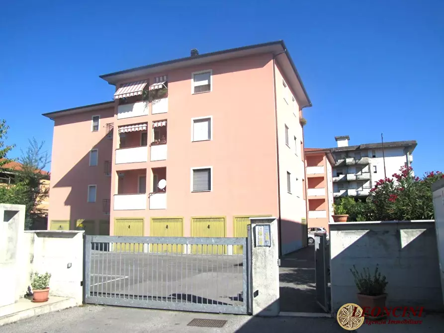 Immagine 1 di Appartamento in vendita  in Via degli Orti a Villafranca In Lunigiana