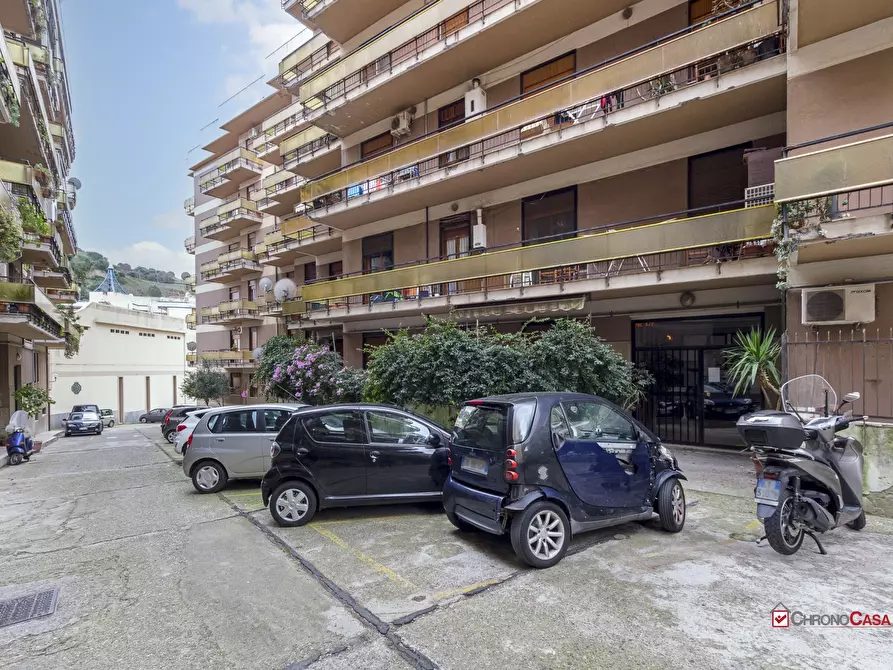Immagine 1 di Appartamento in vendita  in via pietro castelli a Messina