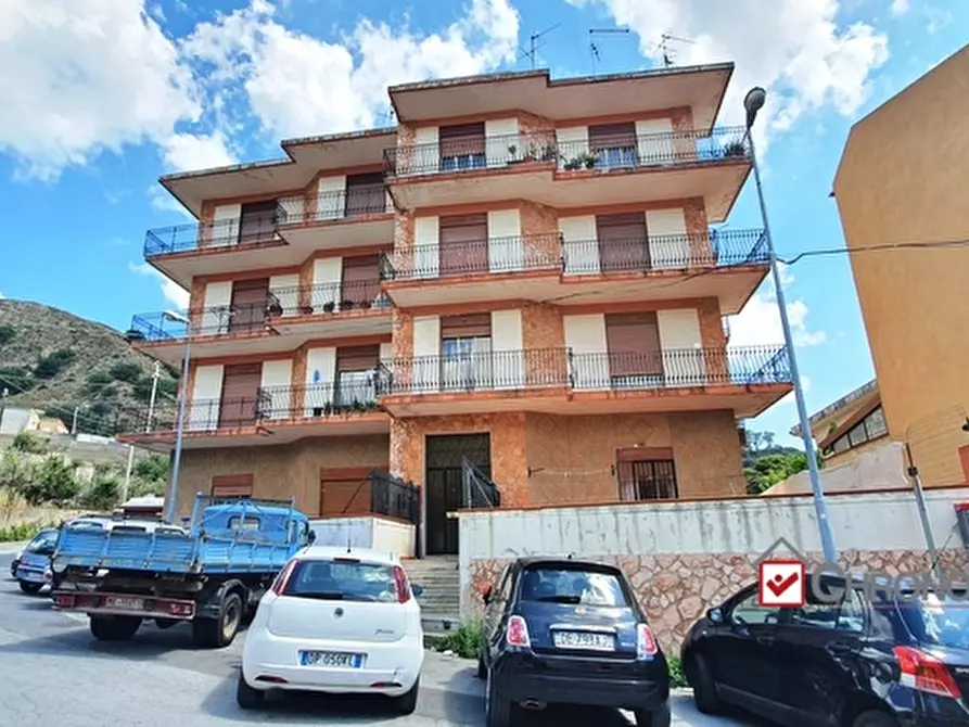 Immagine 1 di Appartamento in vendita  in San Filippo a Messina