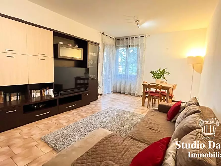 Immagine 1 di Appartamento in vendita  in Via Piave a Verano Brianza