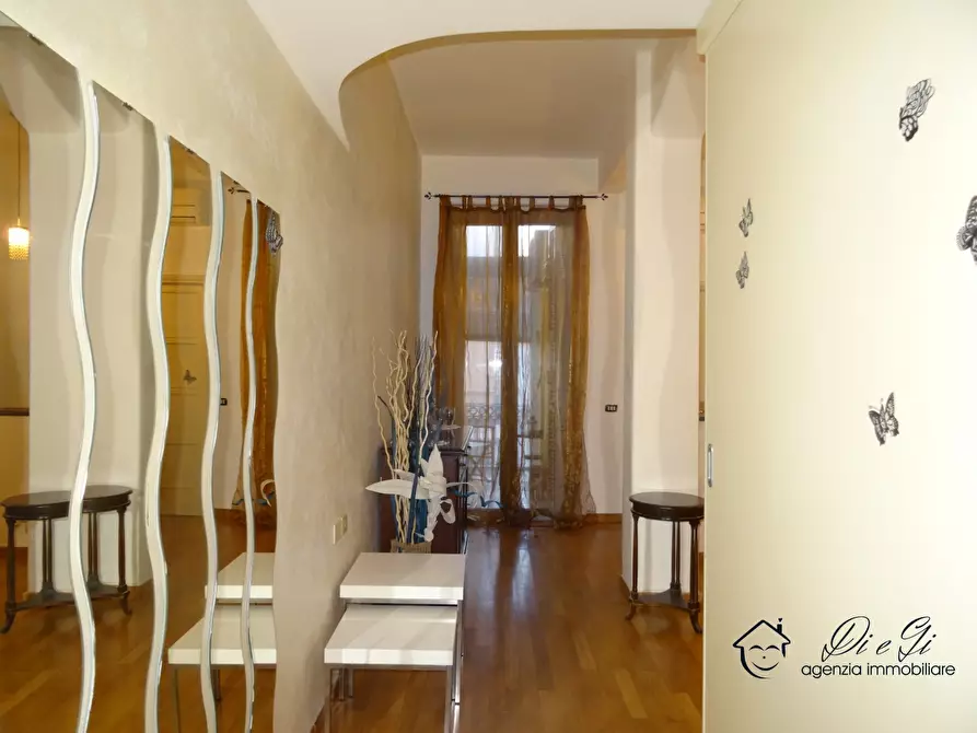 Immagine 1 di Appartamento in vendita  in Via Genova a Albenga