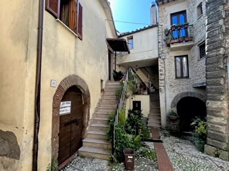 Immagine 1 di Appartamento in vendita  a Castelnuovo Di Farfa