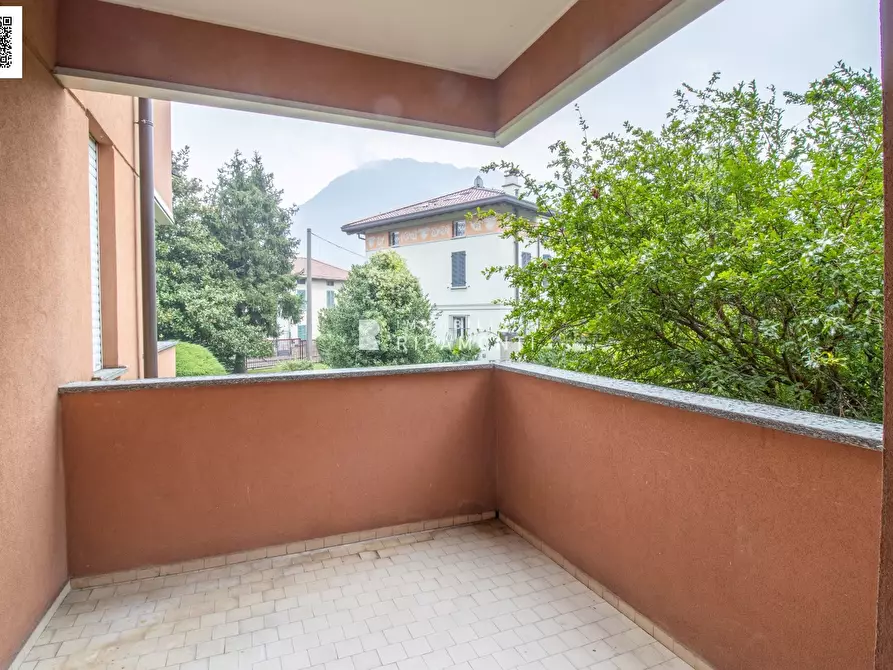 Immagine 1 di Appartamento in vendita  in Via Trieste a Valmadrera