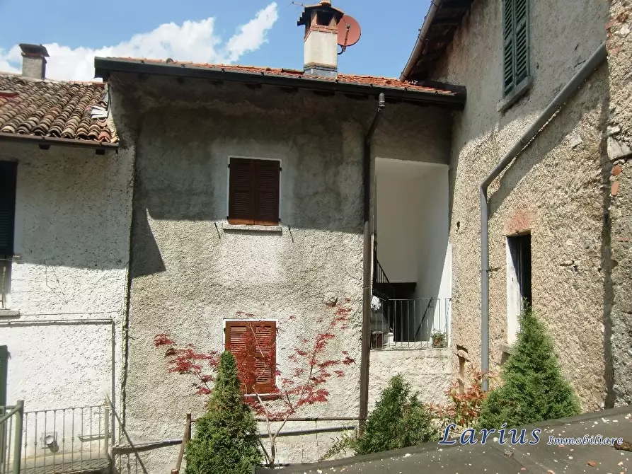 Immagine 1 di Casa indipendente in vendita  in via Risorgimento a Valbrona