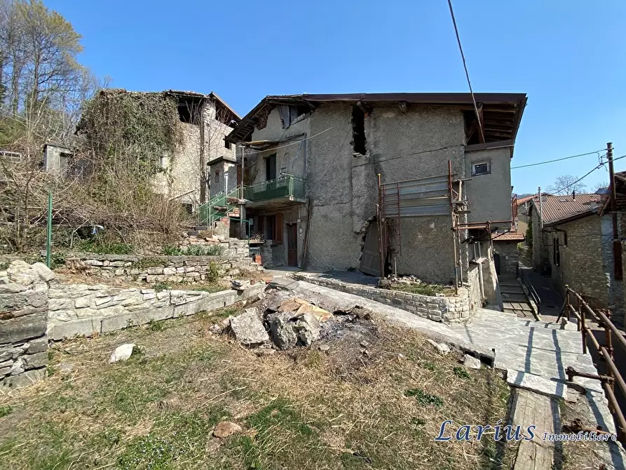 Immagine 1 di Casa indipendente in vendita  in Località Brazzova a Asso