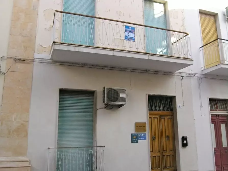 Immagine 1 di Palazzo in vendita  a Avola