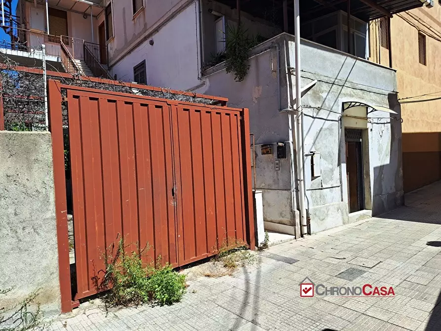 Immagine 1 di Negozio in vendita  in VIA DEL SANTO a Messina