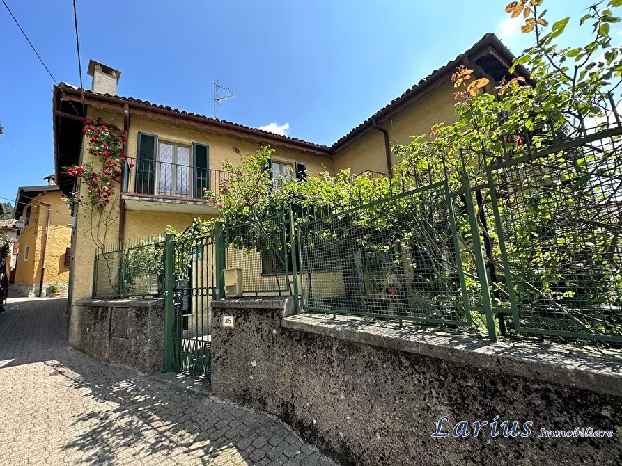 Immagine 1 di Casa indipendente in vendita  in via Milano a Barni