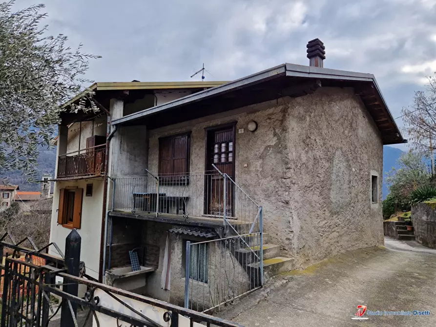 Immagine 1 di Rustico / casale in vendita  in Via Clegna a Capo Di Ponte