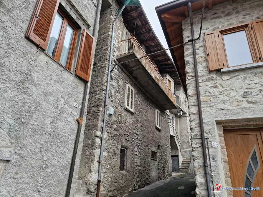 Immagine 1 di Rustico / casale in vendita  in Via Fucine a Cerveno