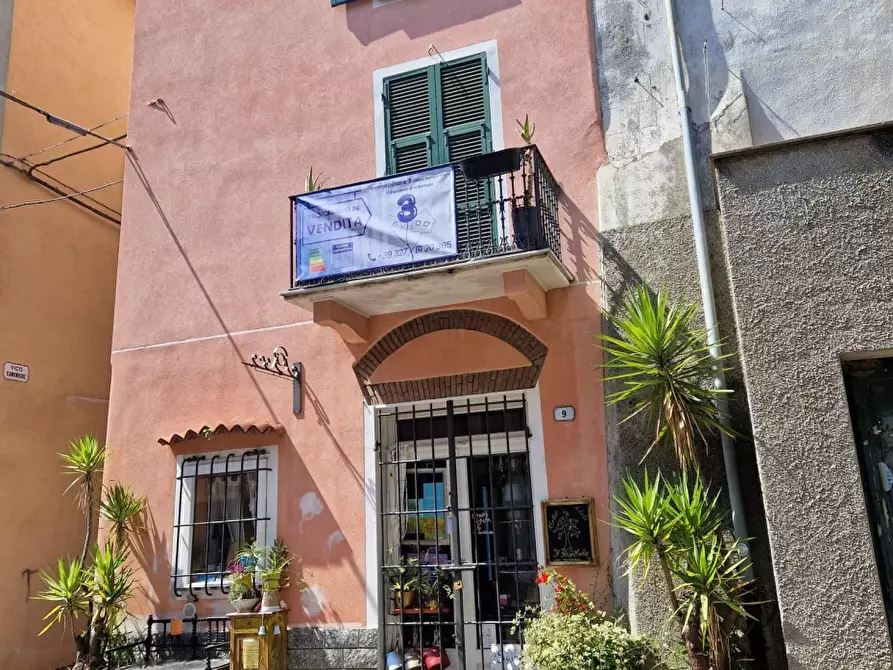 Immagine 1 di Rustico / casale in vendita  in via Garibaldi a Villanova D'albenga