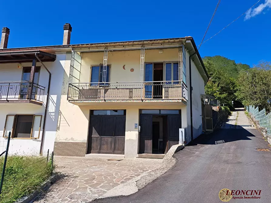 Immagine 1 di Casa indipendente in vendita  in Via Pizzo Mogano a Filattiera