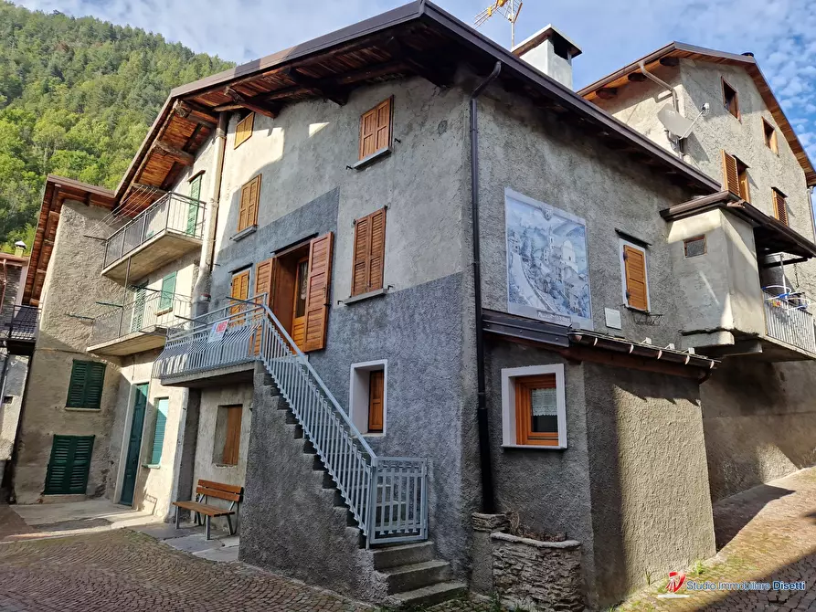 Immagine 1 di Casa indipendente in vendita  in Via Madonna a Aprica