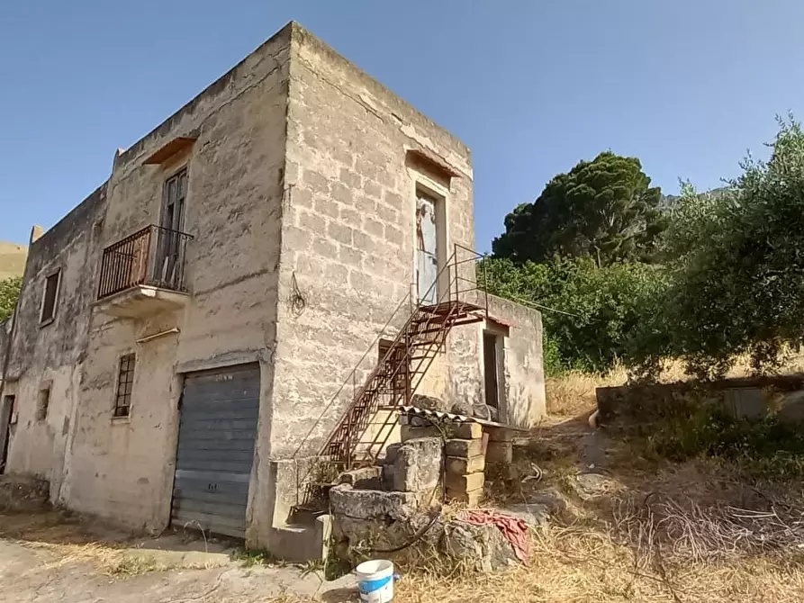 Immagine 1 di Villa in vendita  in Via Francesco Cangialosi a Capaci