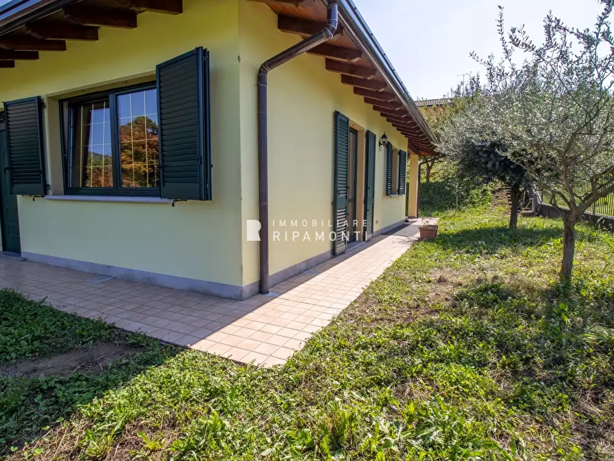 Immagine 1 di Villa in vendita  in Via Boggia a Ello