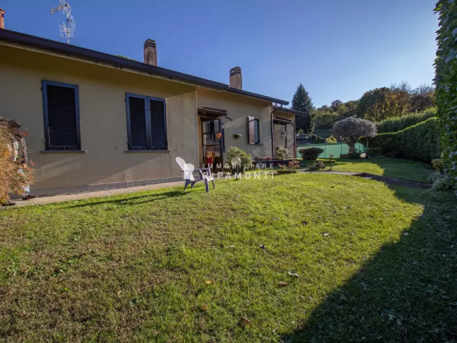 Immagine 1 di Villa in vendita  in Via Delle Bazzone a Galbiate