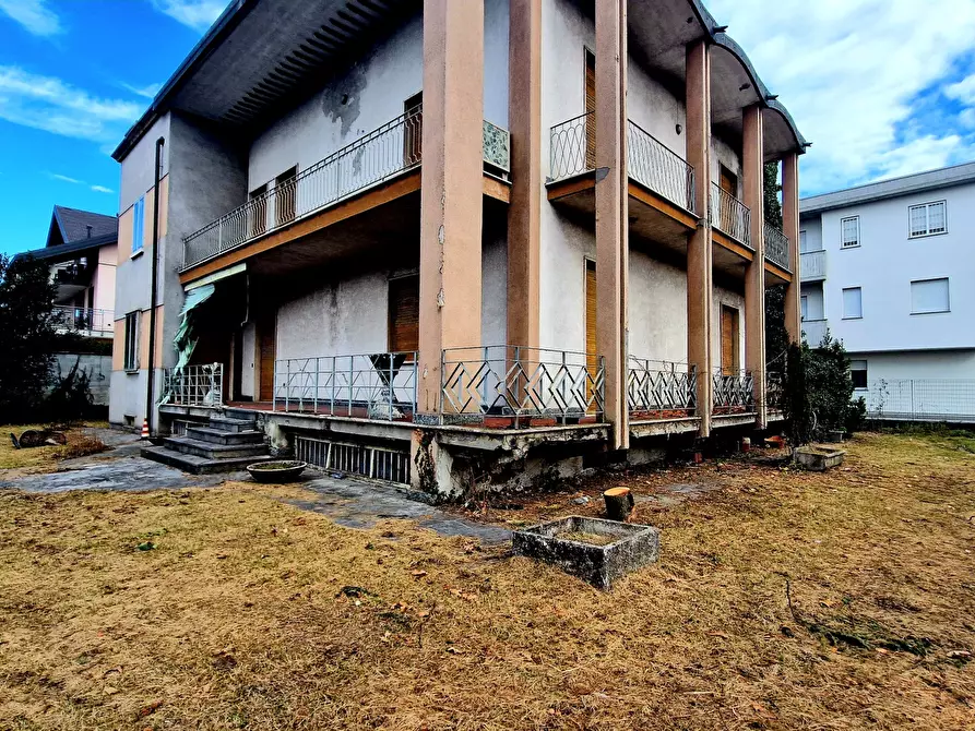 Immagine 1 di Villa in vendita  in Via Aldo Moro a Fagnano Olona