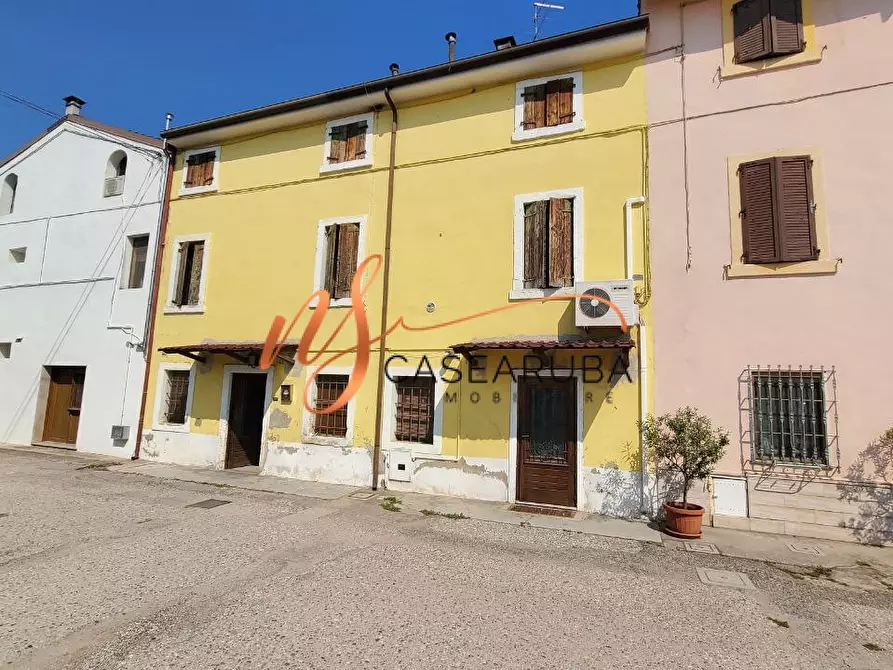 Immagine 1 di Villa in vendita  in Via Torricello a San Giovanni Lupatoto