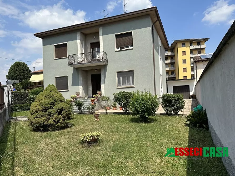 Immagine 1 di Villa in vendita  in Via T.Adami a Arzago D'adda