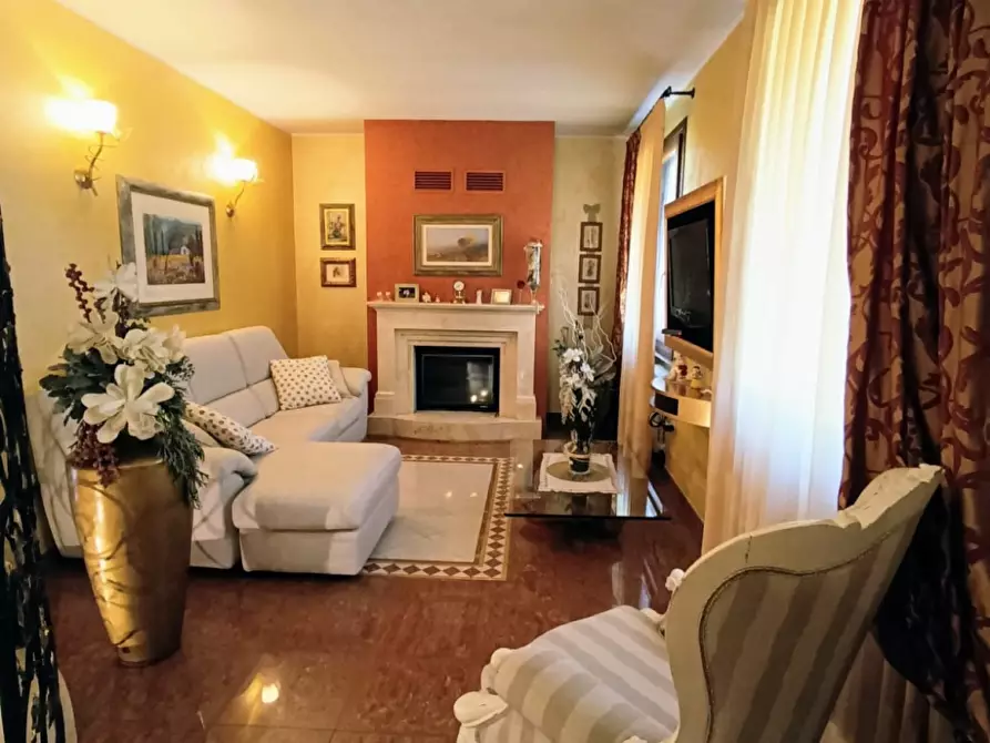 Immagine 1 di Casa indipendente in vendita  a Montagnana