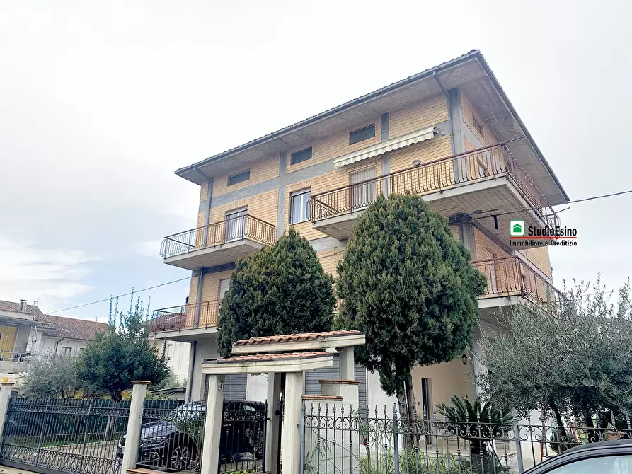 Immagine 1 di Villa in vendita  in CANOVA a Monsampolo Del Tronto